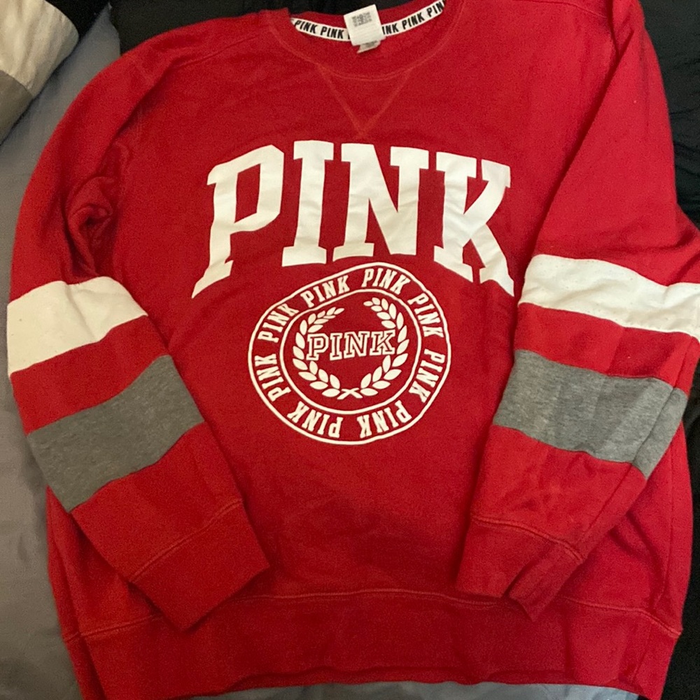 Md VS red sweatshirt